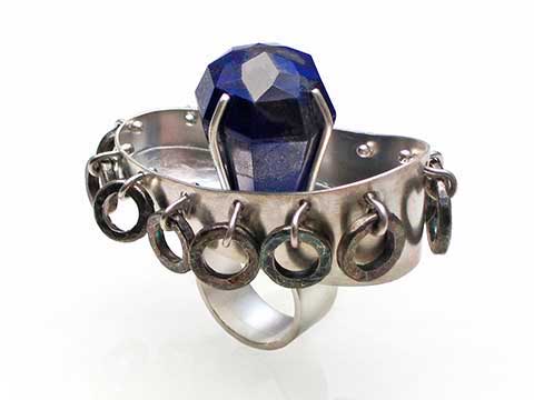 anel em prata e lápis-lazuli